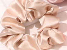 Load image into Gallery viewer, Lovely scrunchies
