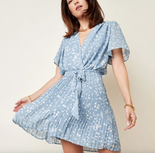 Load image into Gallery viewer, Dress Lilly
