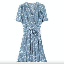 Load image into Gallery viewer, Dress Lilly
