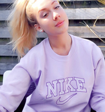 Load image into Gallery viewer, Vintage sweater NIKE
